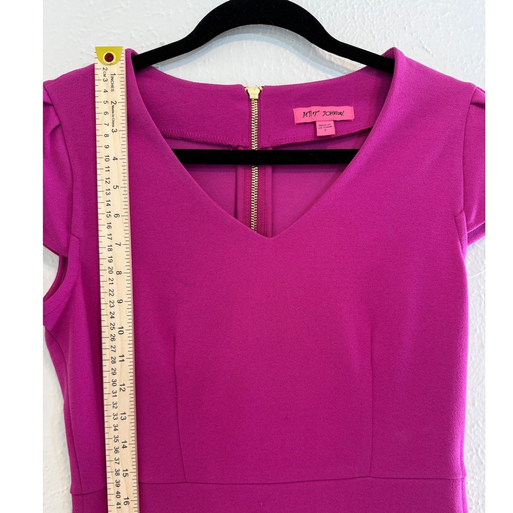 Betsey Johnson Magenta Pink V-Neck Ruffle Hem Sheath Dress Sz 2